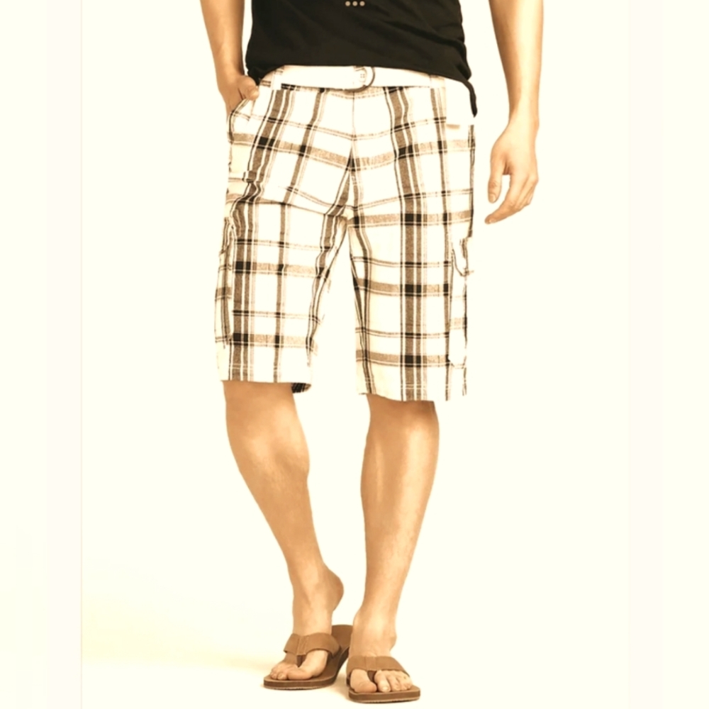 (32) DEX Plaid Cargo Shorts Waist 32